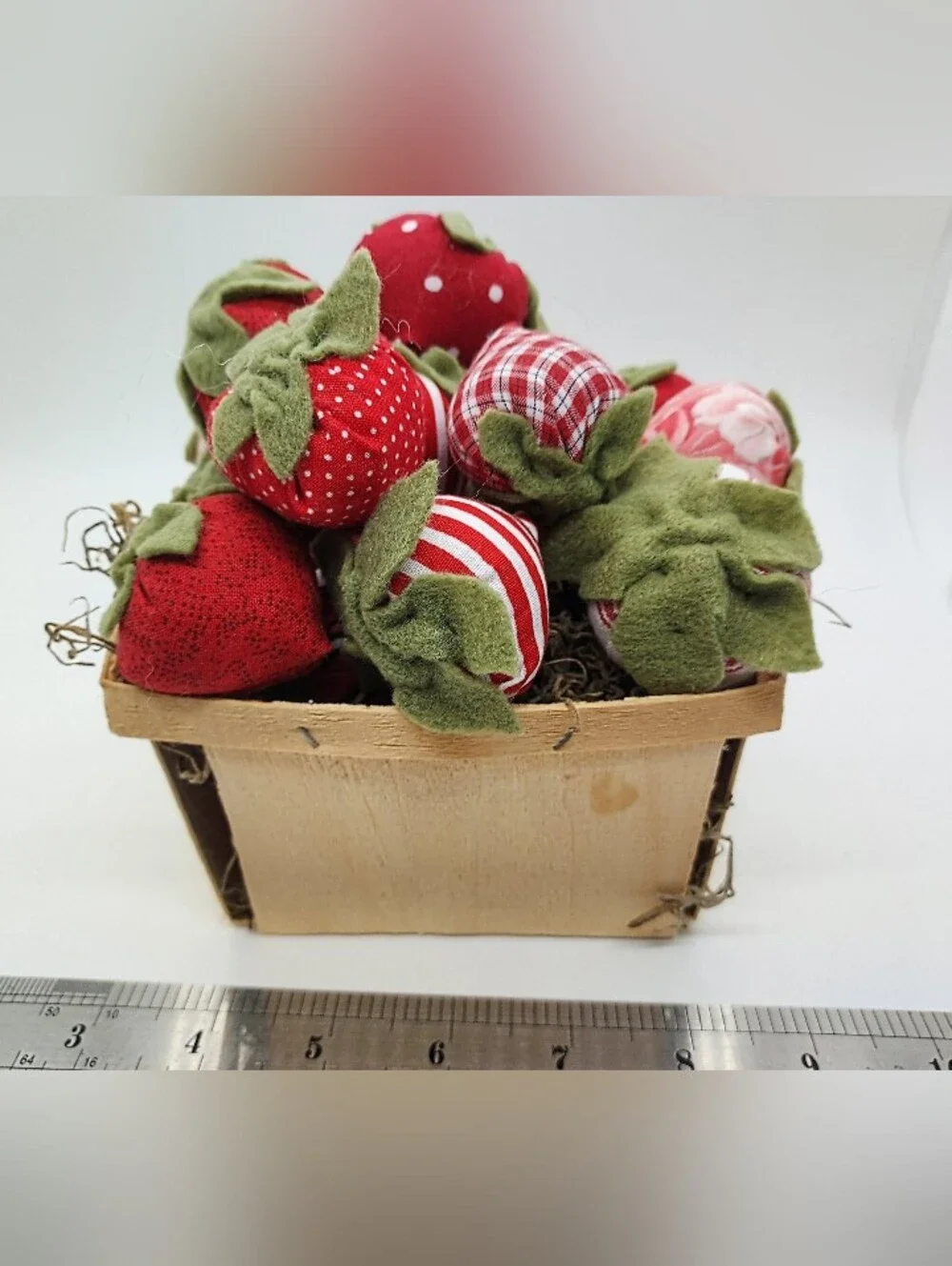 Handmade Fabric Strawberries (16) Vintage Basket, Spanish Moss